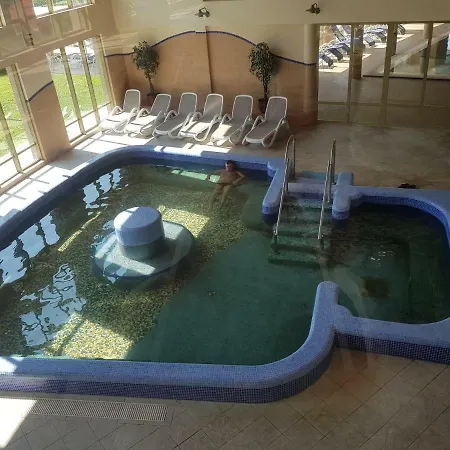 Karos Wellness Apartman Aparthotel *